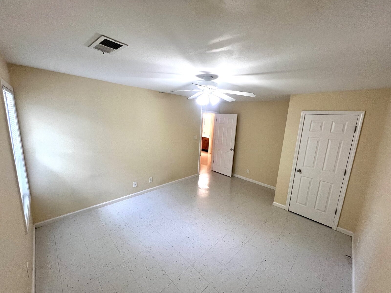 Building Photo - 9103 Pembroke Oak Grove Rd