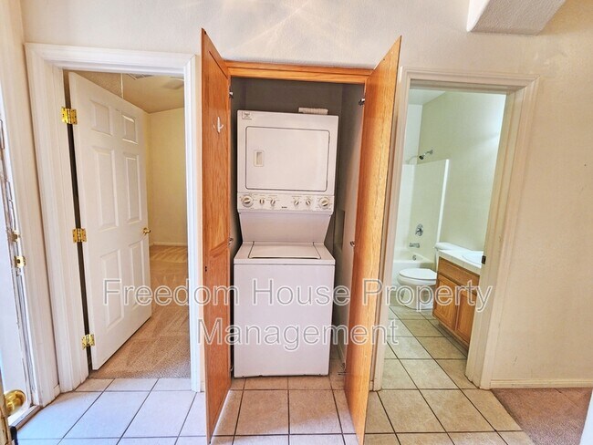 Building Photo - 1340 Pocahontas Ave