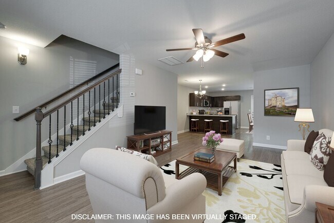 Building Photo - 225 Woodland Vly Ln