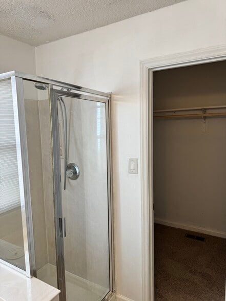 Master Shower/Walk-in Closet - 632 Penncross Dr