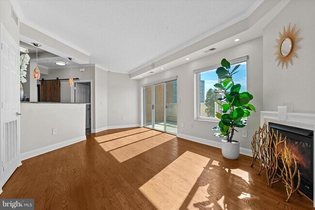 Building Photo - 3101 N Hampton Dr