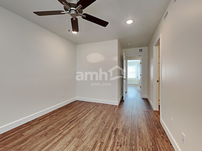 Building Photo - 11078 S Trocadero Ave