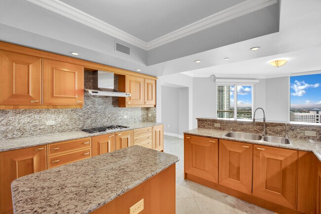 Building Photo - 2777 Paradise Rd