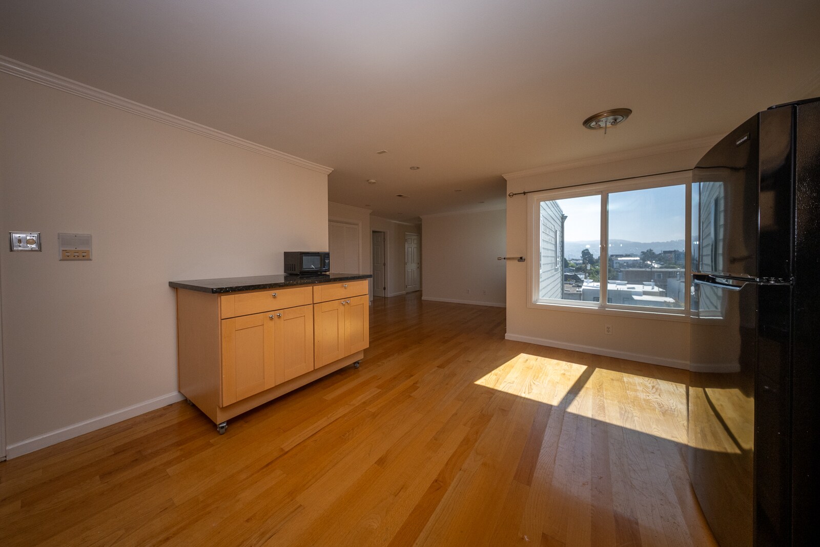 Building Photo - 483 Monterey Blvd