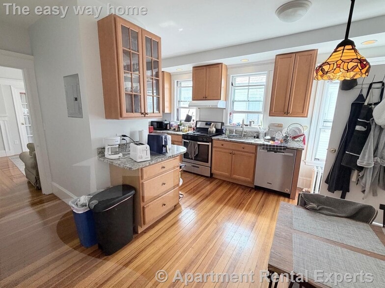 Building Photo - 34 Leonard St