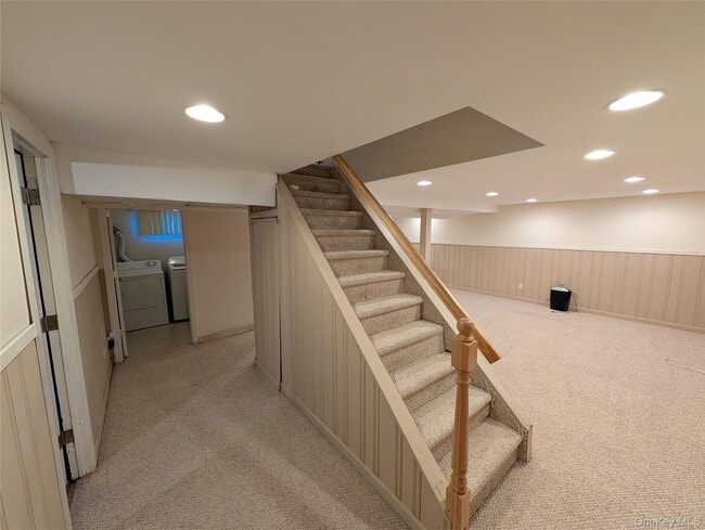 Building Photo - 23 Colonial Dr