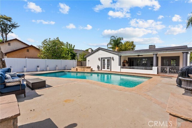 Building Photo - 23036 Burbank Blvd