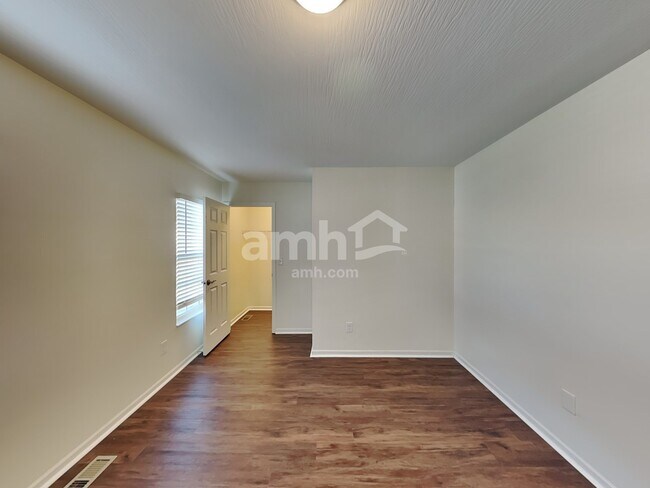 Building Photo - 13 Stoney Bluff Way