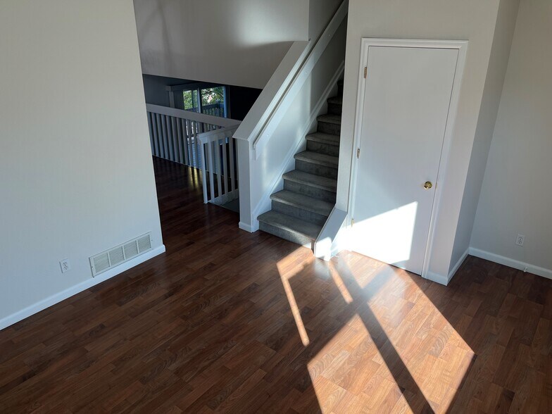 FRONT ROOM - 9688 Harris Cir