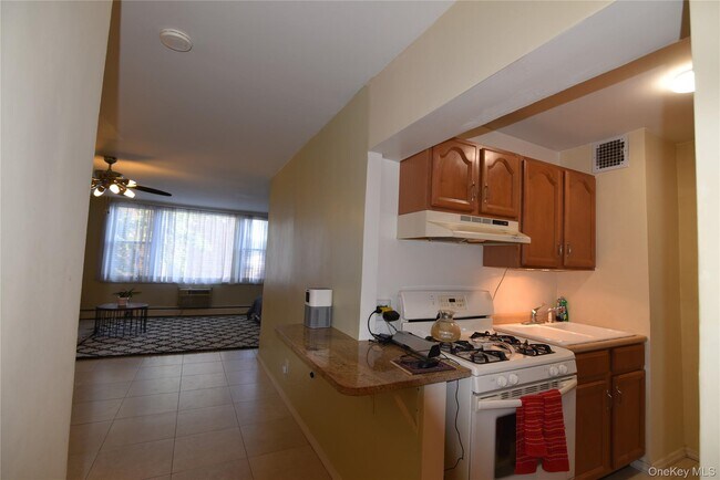 Building Photo - 54-40 Little Neck Pkwy