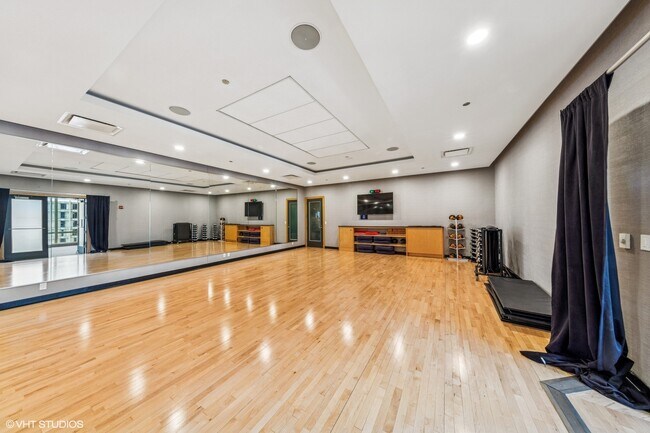 Building Photo - 401 N Wabash Ave