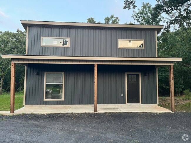 Building Photo - 2601 W Maddox Rd