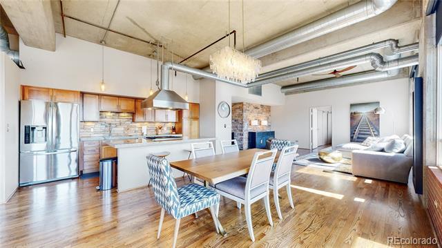 Building Photo - 2000 Little Raven St