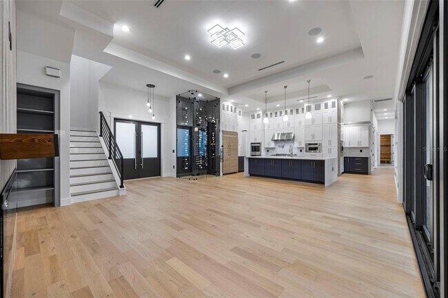 Building Photo - 3701 S Lynwood Ave
