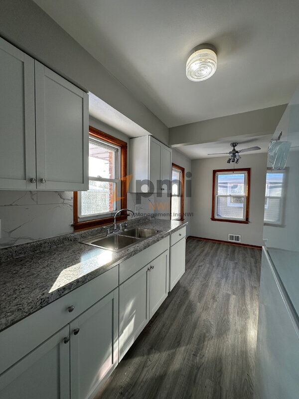 Building Photo - 6617 Parrish Ave