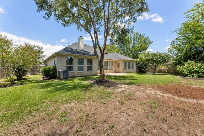 Building Photo - 1221 Torchwood Dr
