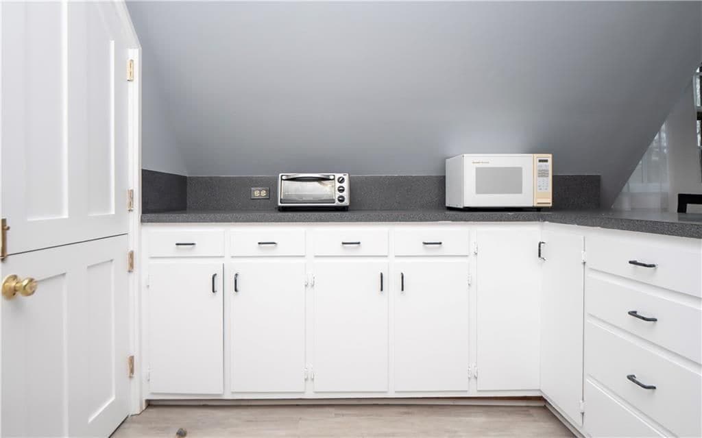 Building Photo - 438 Wolcott Ave