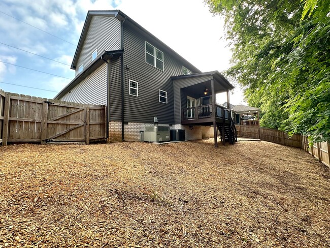 Building Photo - 1040 Harrison Way