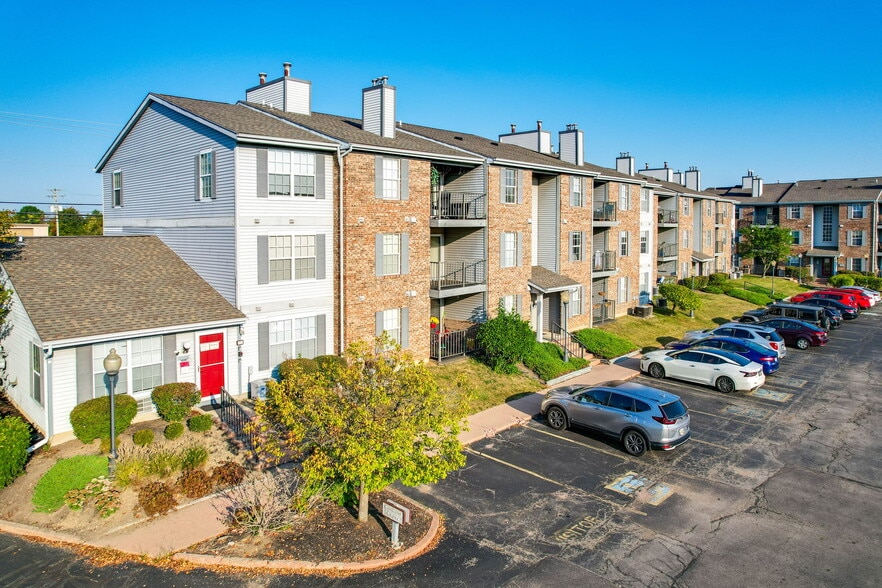 Building Photo - 2360 Wapakoneta Ave