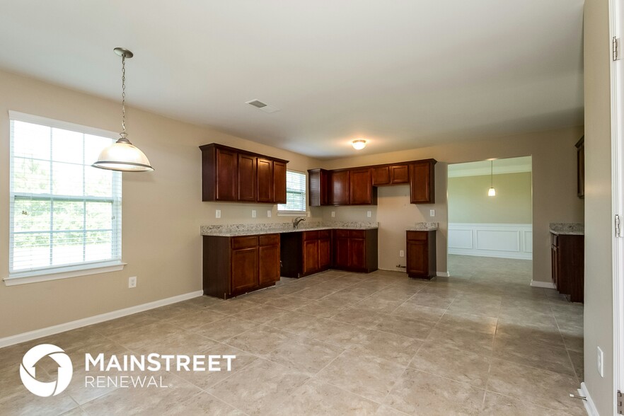 Building Photo - 5563 Martin Ct