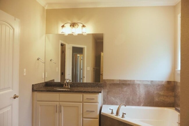 Building Photo - 205 Windcrest Cir