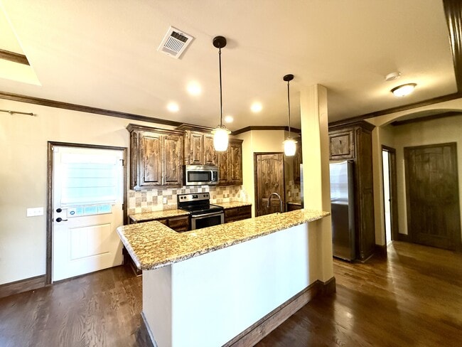 Building Photo - 414 Hidden Path