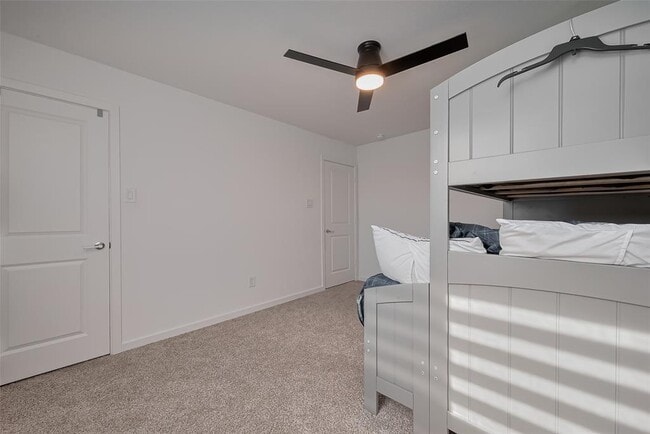 Building Photo - 21611 Shadowbrook Birch Dr