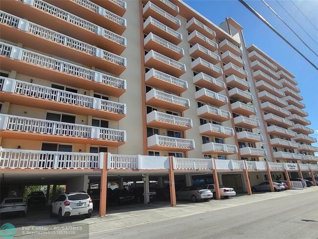 Building Photo - 801 S Ocean Dr