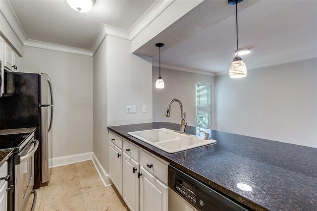 Building Photo - 5925 E University Blvd