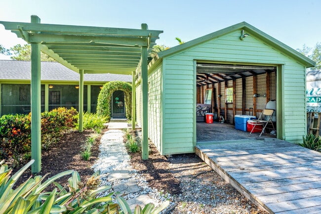 Building Photo - 11989 Persimmon Blvd