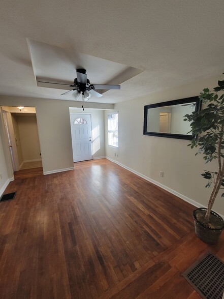 Building Photo - 504 Blue Ridge Blvd