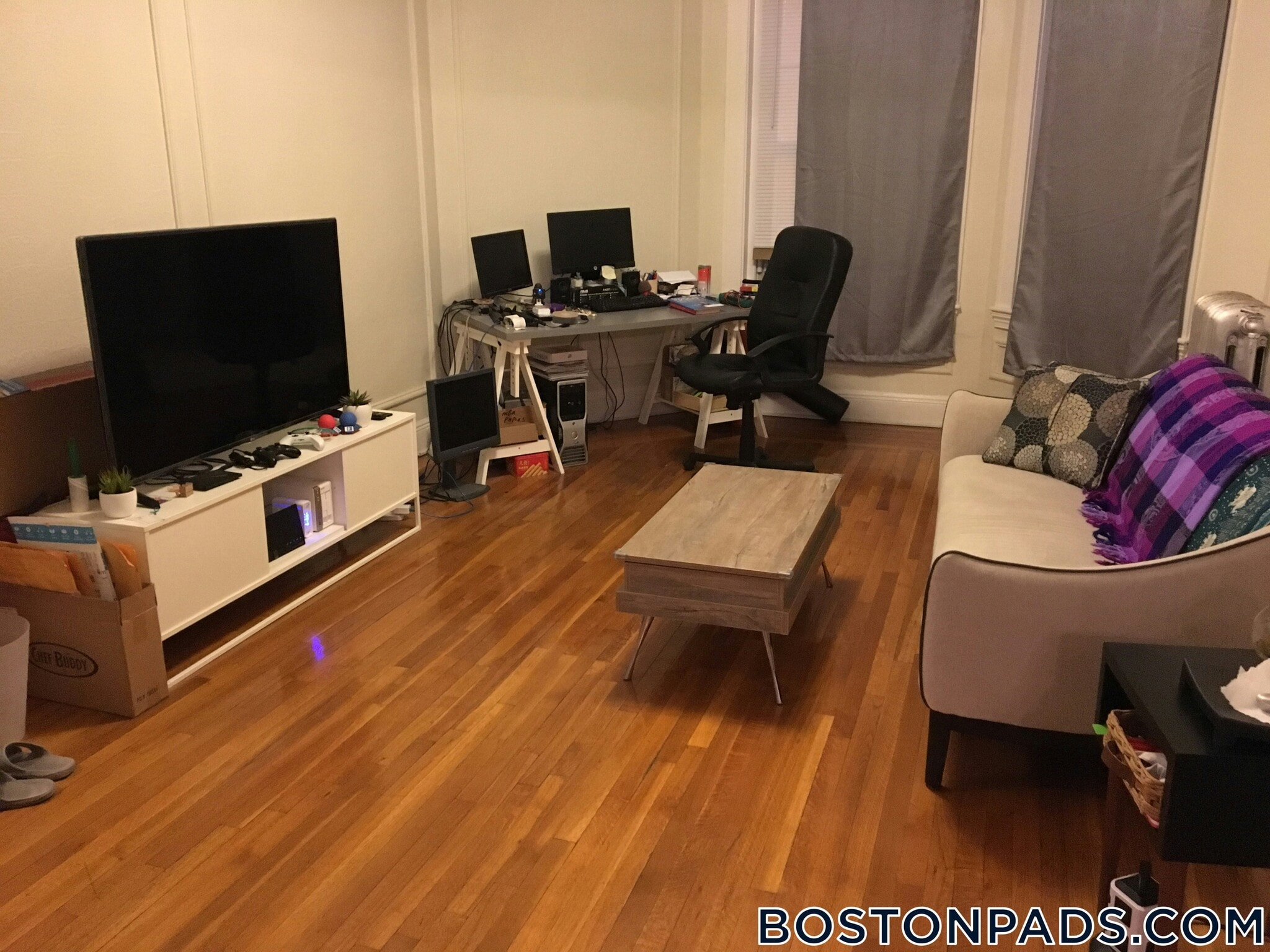 Building Photo - 88 Maple St