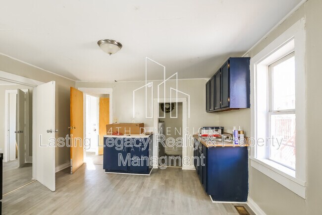 Building Photo - 438 24th St NW