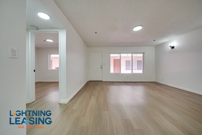 Building Photo - 13910 Sayre St