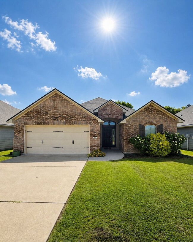 Building Photo - Legacy Neighborhood!