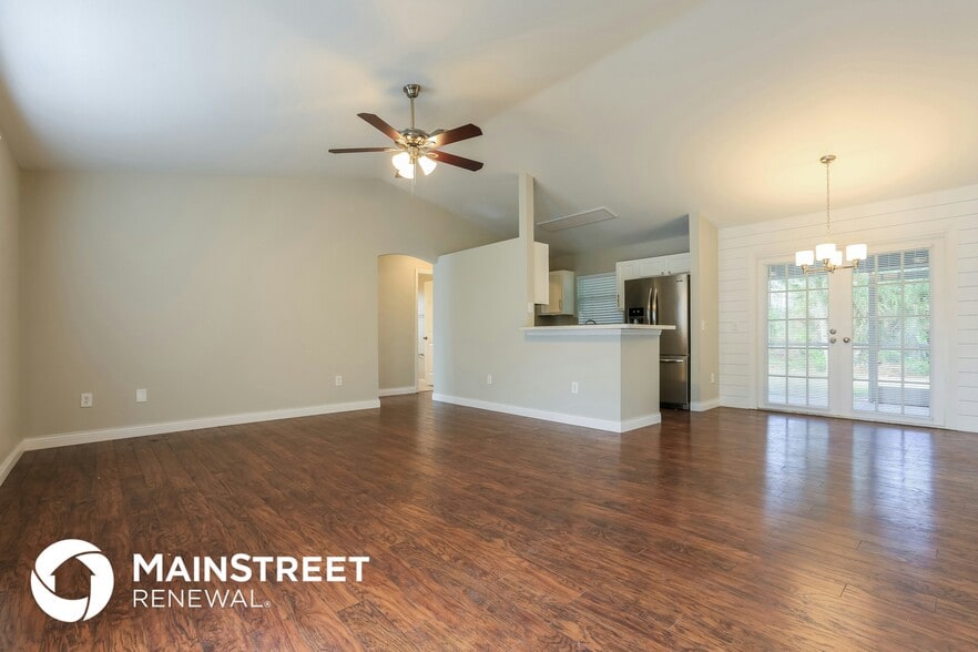 Building Photo - 4430 Glordano Ave