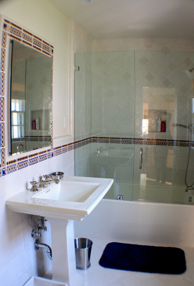 Building Photo - 119 W Mason St