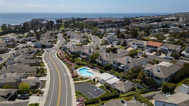Building Photo - Stunning 3 Bed | 2.5 Bath Home with Office...