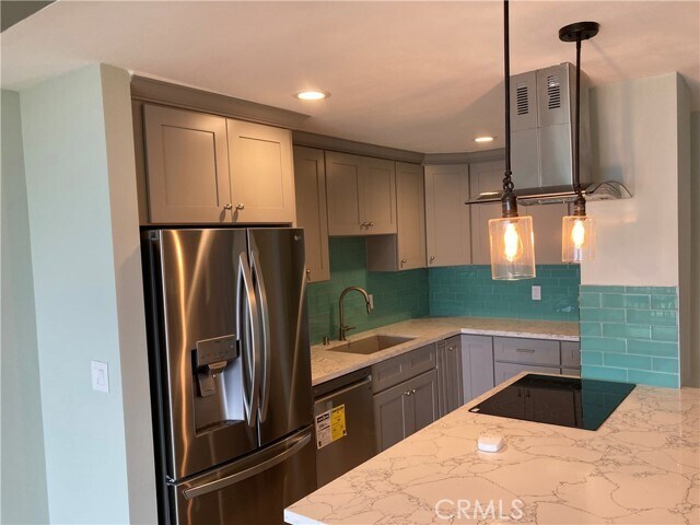 Building Photo - 6542 Ocean Crest Dr