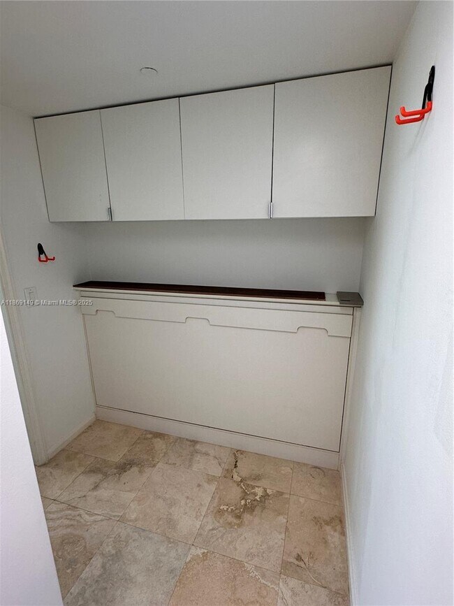 Building Photo - 1643 Brickell Ave