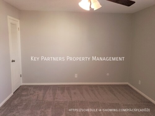 Building Photo - 6212 Robinson St