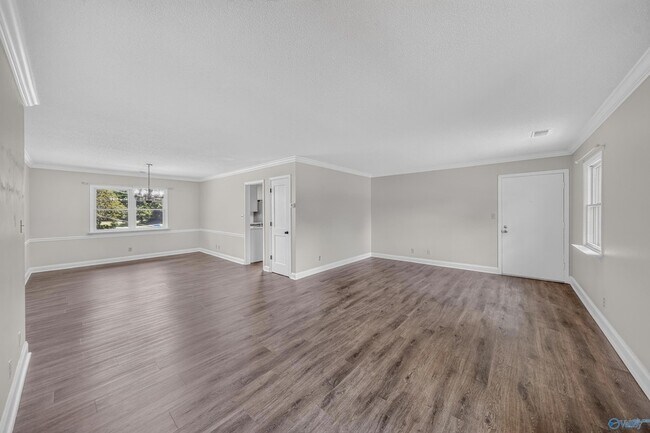 Building Photo - 1208 SE Willowbrook Dr