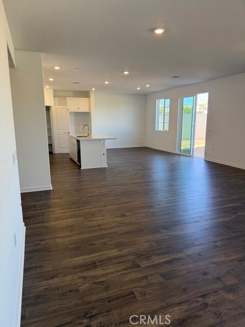 Building Photo - 9567 Silverstein Dr
