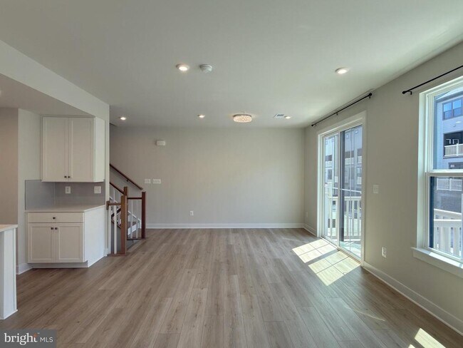 Building Photo - 14441 Albemarle Point Pl