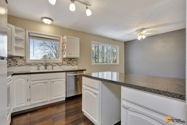 Building Photo - South Anchorage Townhouse for Rent