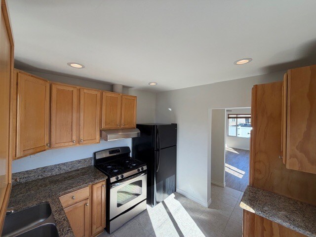 Building Photo - 1268 Georgia St