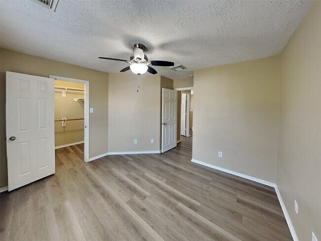 Building Photo - 13118 Peppergate Ln