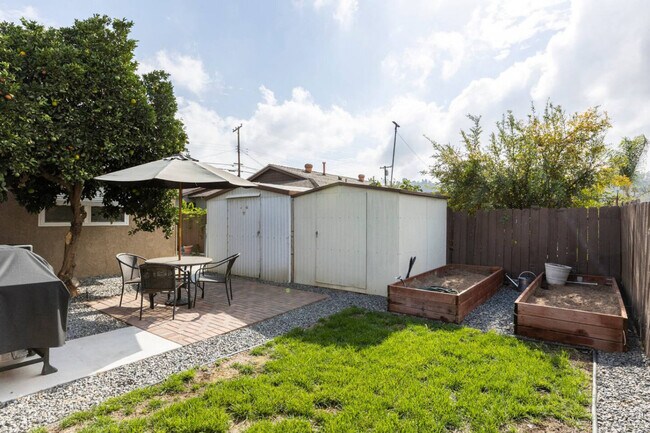 Building Photo - 910 S Lincoln Ave