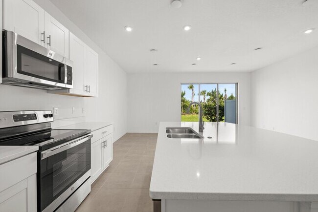 Building Photo - 3 Bedroom and 2.5 Bath Home in Skye Ranch ...