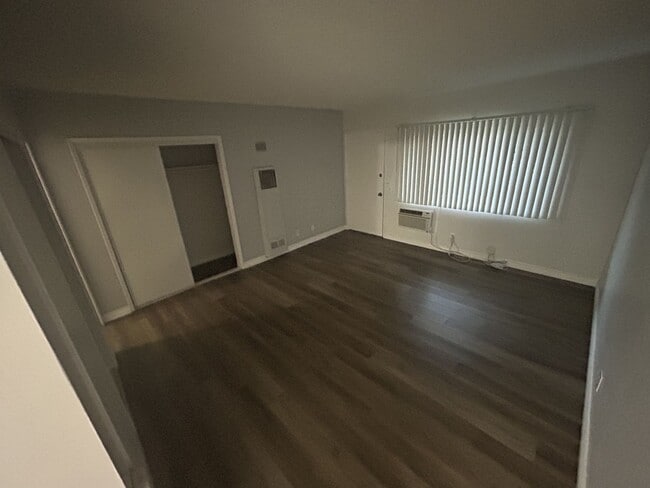 Building Photo - 832 N Azusa Ave